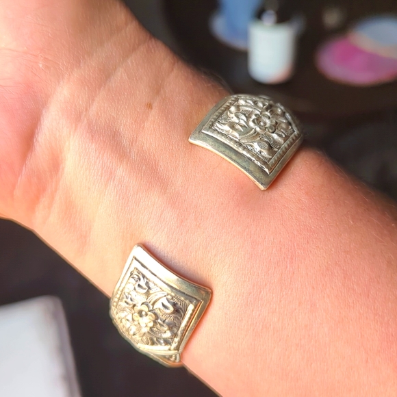 Braided silver cuff bracelet - Picture 10 of 13